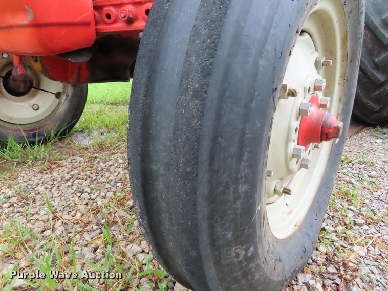 image for item DH0286 Ford 801 Powermaster tractor