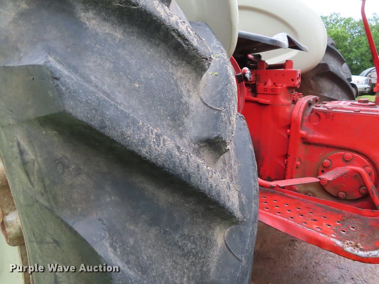 image for item DH0286 Ford 801 Powermaster tractor