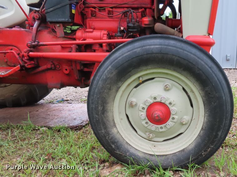 image for item DH0286 Ford 801 Powermaster tractor