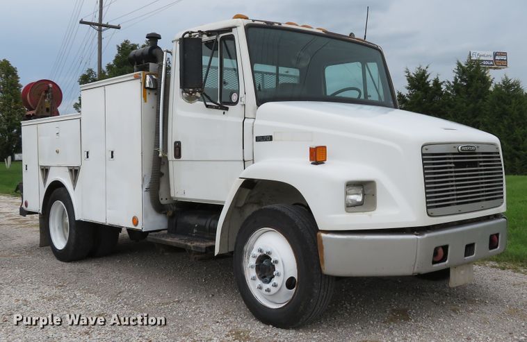 image for item DH1542 2002 Freightliner Business Class M2 service truck