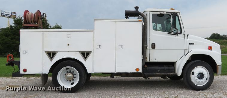 image for item DH1542 2002 Freightliner Business Class M2 service truck