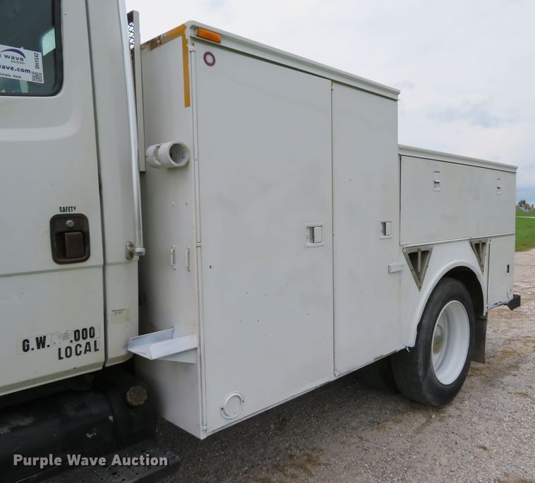 image for item DH1542 2002 Freightliner Business Class M2 service truck