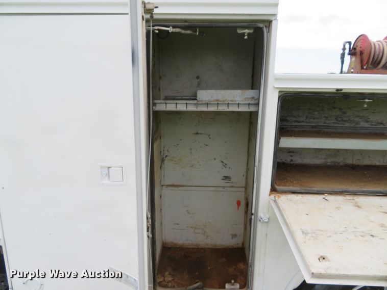 image for item DH1542 2002 Freightliner Business Class M2 service truck