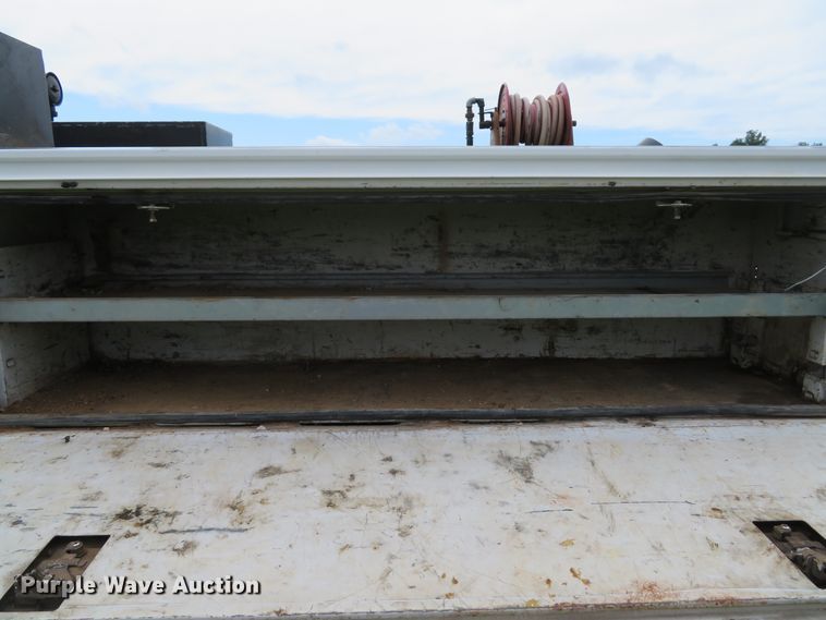 image for item DH1542 2002 Freightliner Business Class M2 service truck