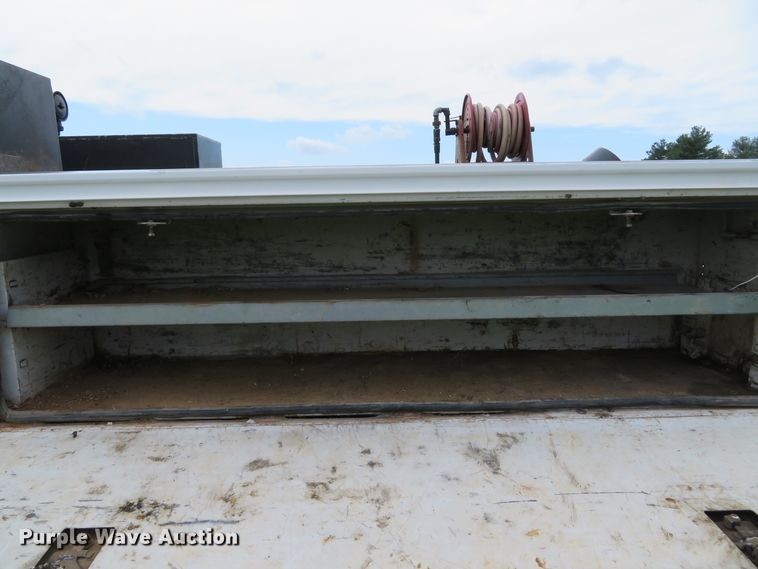 image for item DH1542 2002 Freightliner Business Class M2 service truck