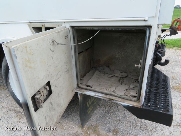 image for item DH1542 2002 Freightliner Business Class M2 service truck