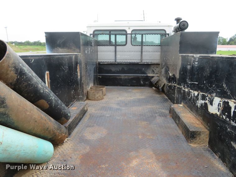 image for item DH1542 2002 Freightliner Business Class M2 service truck