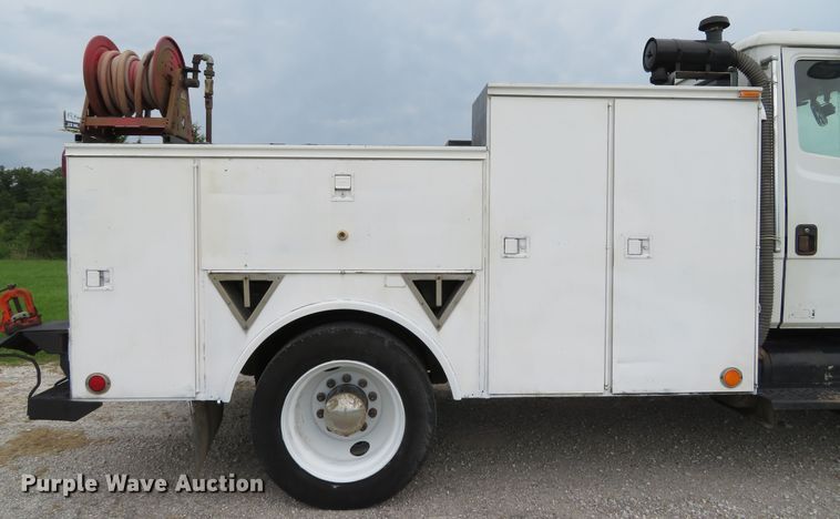 image for item DH1542 2002 Freightliner Business Class M2 service truck