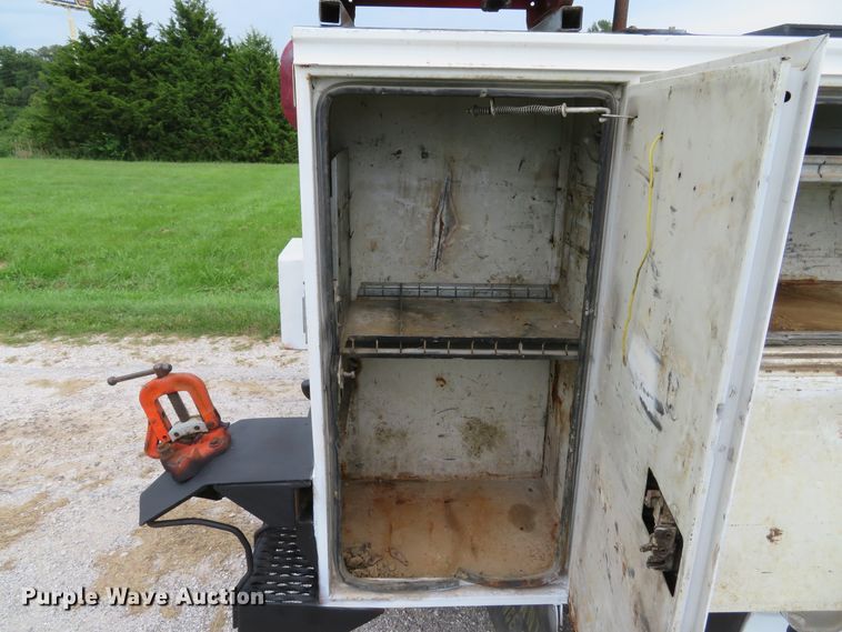 image for item DH1542 2002 Freightliner Business Class M2 service truck