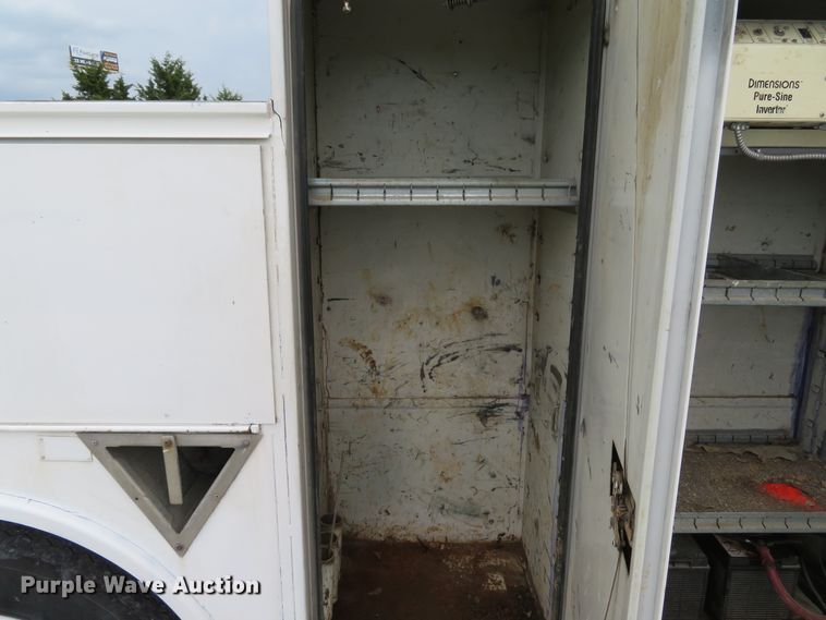 image for item DH1542 2002 Freightliner Business Class M2 service truck