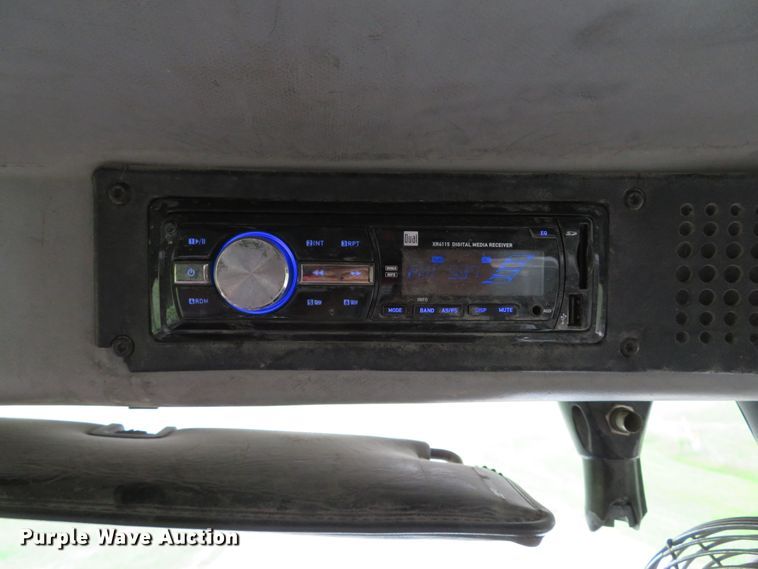 image for item DH1542 2002 Freightliner Business Class M2 service truck