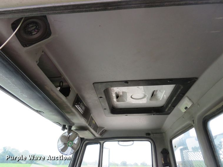 image for item DH1542 2002 Freightliner Business Class M2 service truck