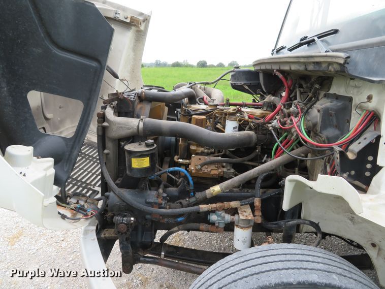 image for item DH1542 2002 Freightliner Business Class M2 service truck