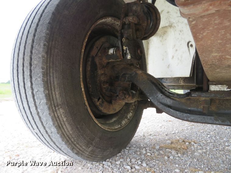 image for item DH1542 2002 Freightliner Business Class M2 service truck