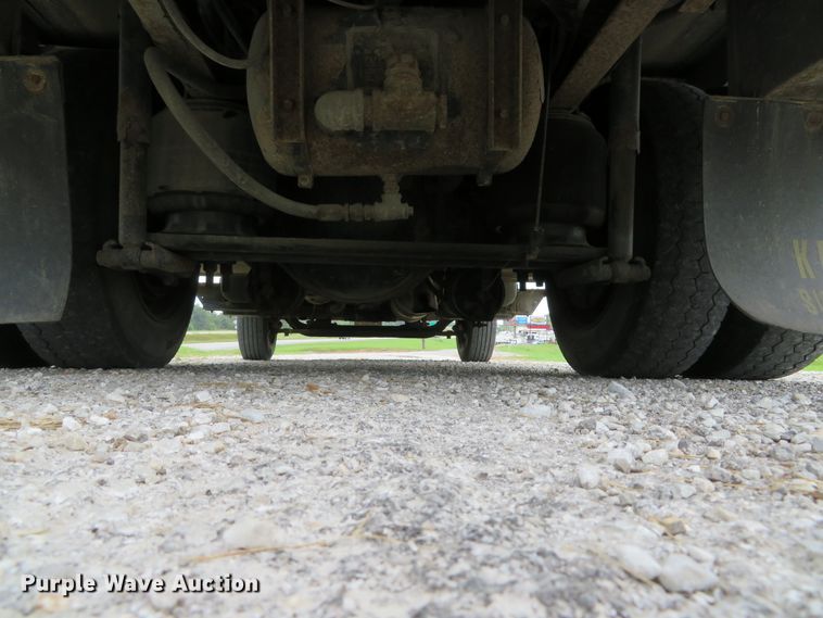 image for item DH1542 2002 Freightliner Business Class M2 service truck