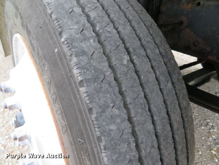 image for item DH1542 2002 Freightliner Business Class M2 service truck