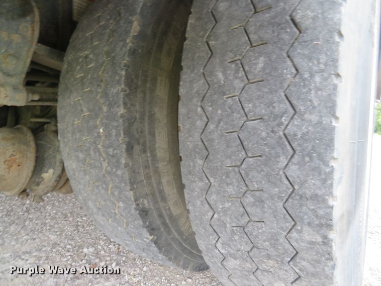 image for item DH1542 2002 Freightliner Business Class M2 service truck