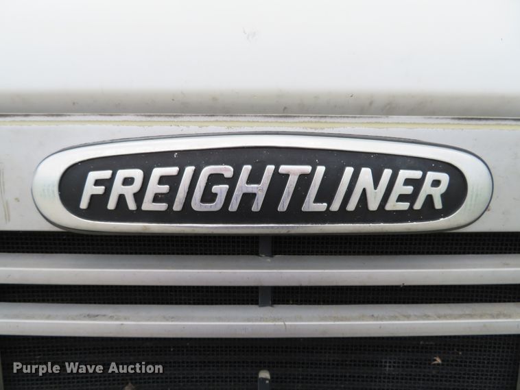 image for item DH1542 2002 Freightliner Business Class M2 service truck