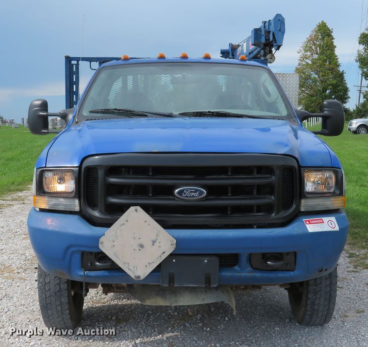 image for item DH1544 2004 Ford F550 Super Duty XL flatbed truck with crane