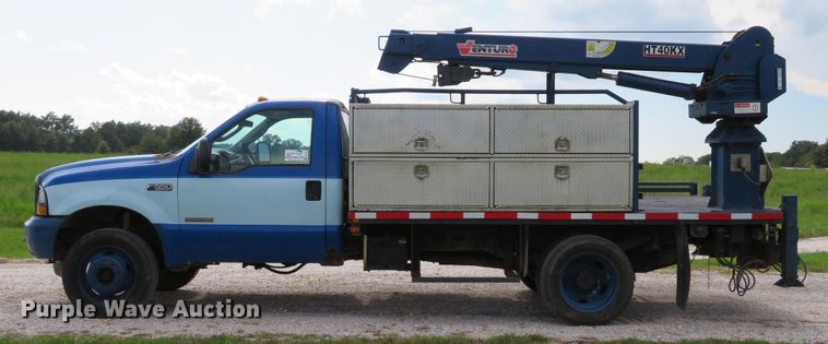 image for item DH1544 2004 Ford F550 Super Duty XL flatbed truck with crane