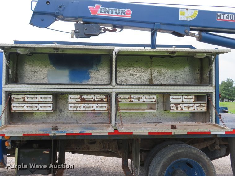 image for item DH1544 2004 Ford F550 Super Duty XL flatbed truck with crane