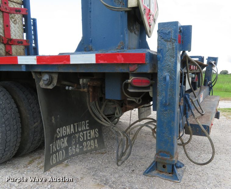 image for item DH1544 2004 Ford F550 Super Duty XL flatbed truck with crane