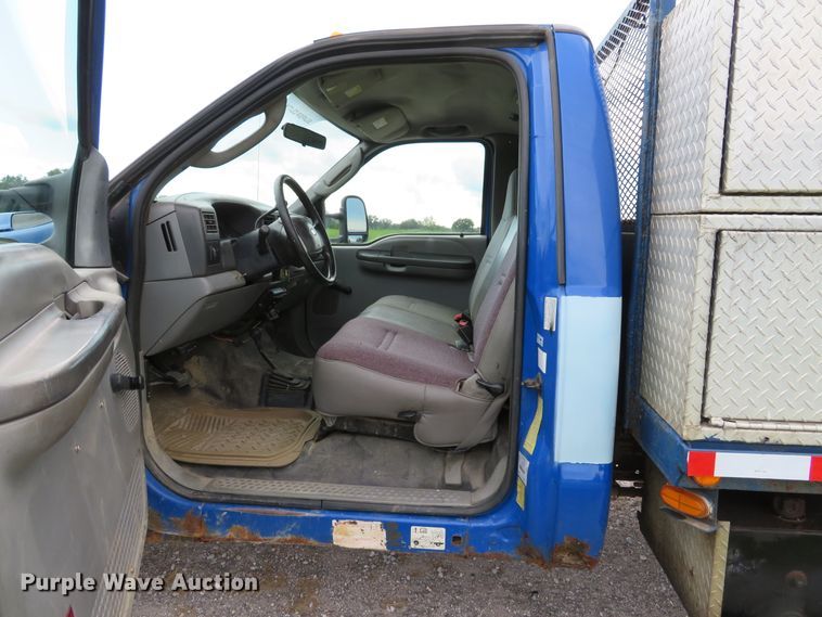 image for item DH1544 2004 Ford F550 Super Duty XL flatbed truck with crane