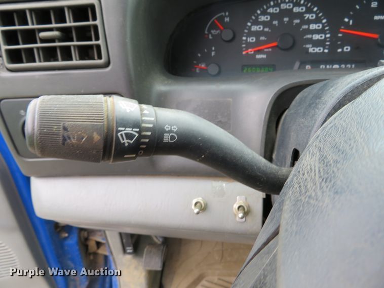 image for item DH1544 2004 Ford F550 Super Duty XL flatbed truck with crane