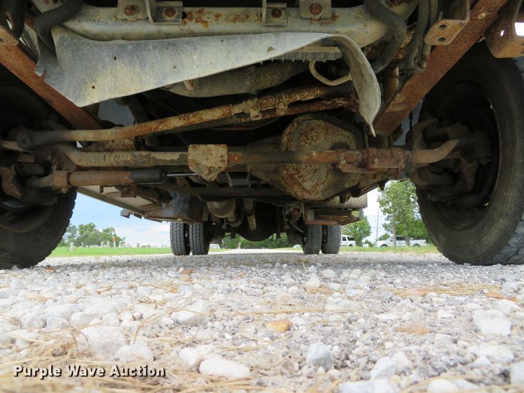 image for item DH1544 2004 Ford F550 Super Duty XL flatbed truck with crane