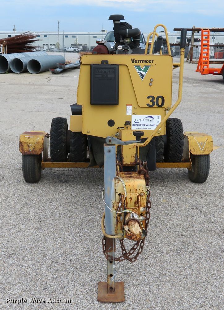 image for item DH1549 2008 Vermeer SC252 stump grinder