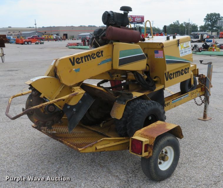 image for item DH1549 2008 Vermeer SC252 stump grinder