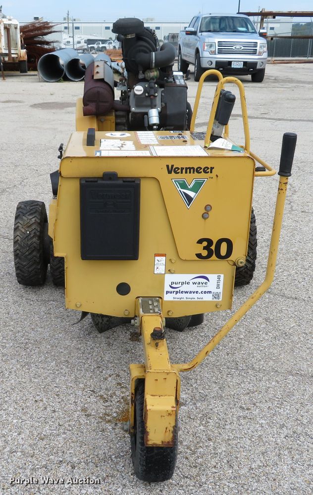 image for item DH1549 2008 Vermeer SC252 stump grinder