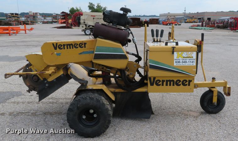 image for item DH1549 2008 Vermeer SC252 stump grinder