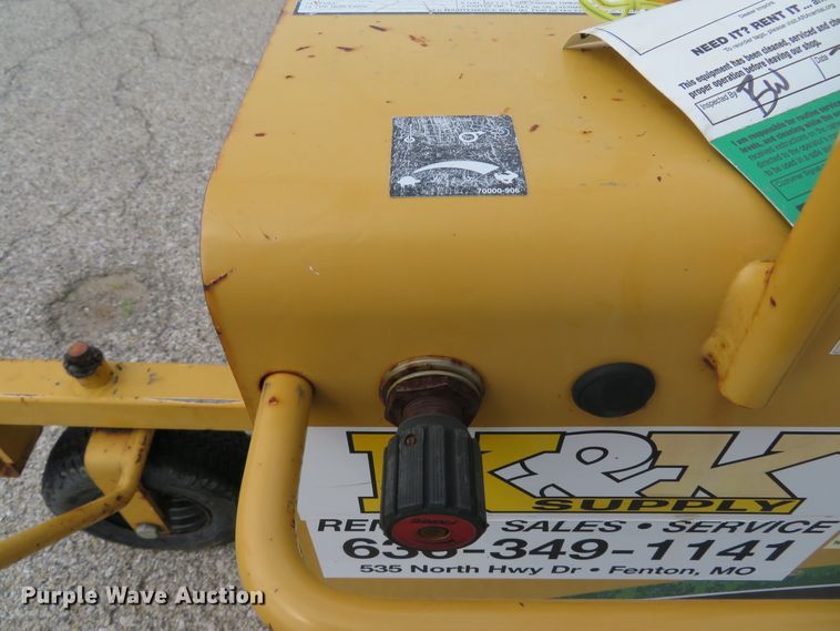 image for item DH1549 2008 Vermeer SC252 stump grinder