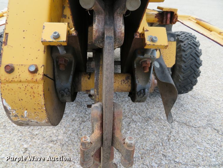 image for item DH1549 2008 Vermeer SC252 stump grinder