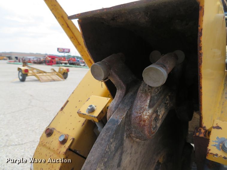 image for item DH1549 2008 Vermeer SC252 stump grinder