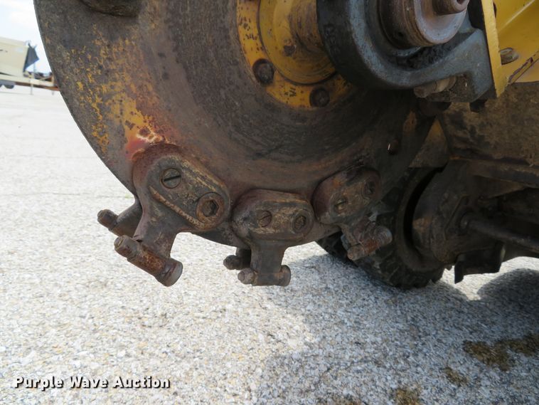 image for item DH1549 2008 Vermeer SC252 stump grinder