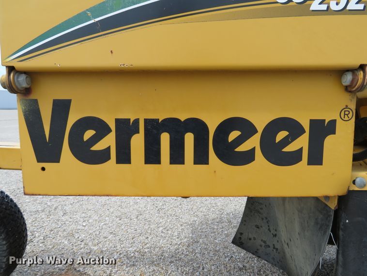 image for item DH1549 2008 Vermeer SC252 stump grinder