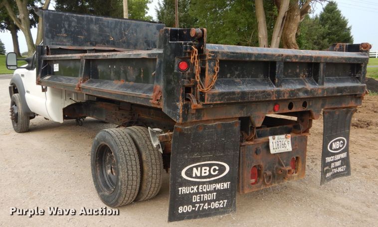 image for item DH2040 2005 Ford F450 Super Duty dump truck