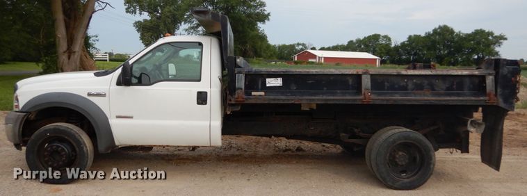 image for item DH2040 2005 Ford F450 Super Duty dump truck
