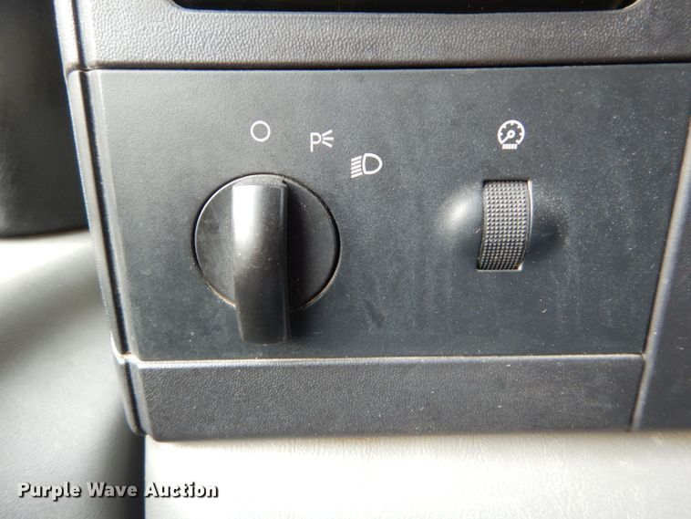 image for item DH2040 2005 Ford F450 Super Duty dump truck