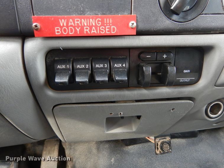 image for item DH2040 2005 Ford F450 Super Duty dump truck