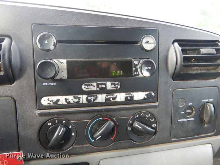 image for item DH2040 2005 Ford F450 Super Duty dump truck