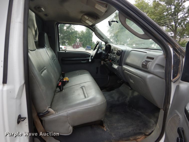 image for item DH2040 2005 Ford F450 Super Duty dump truck