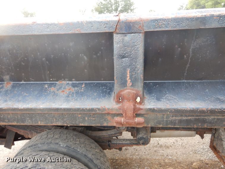 image for item DH2040 2005 Ford F450 Super Duty dump truck