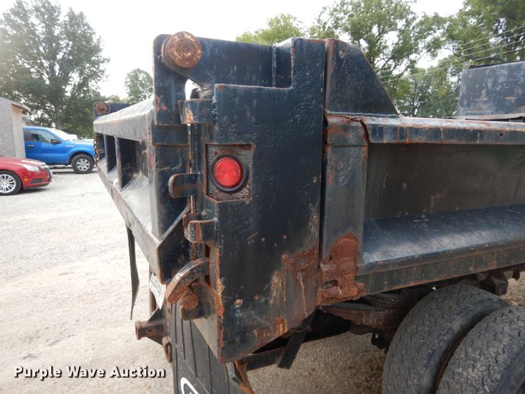 image for item DH2040 2005 Ford F450 Super Duty dump truck