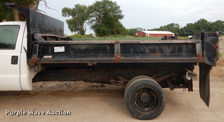image for item DH2040 2005 Ford F450 Super Duty dump truck