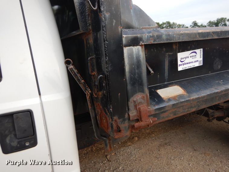 image for item DH2040 2005 Ford F450 Super Duty dump truck
