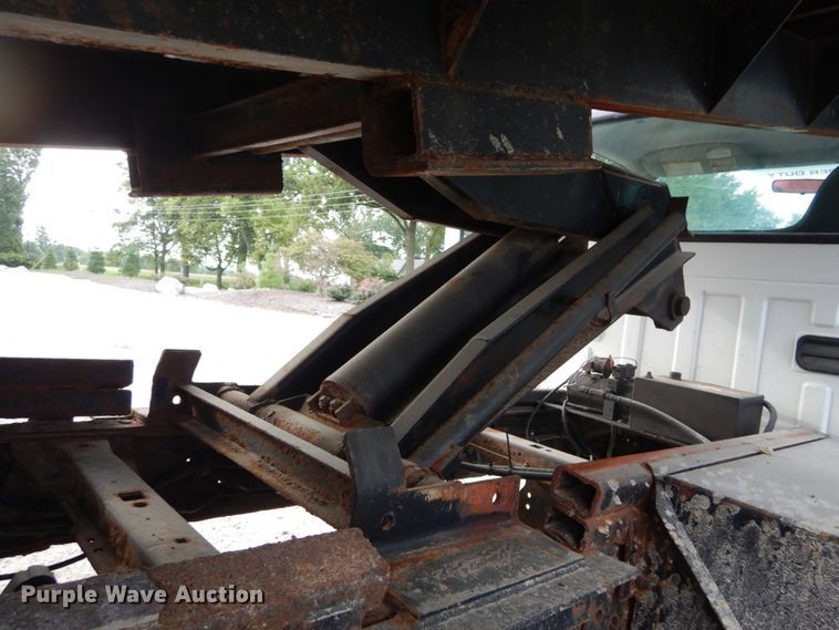 image for item DH2040 2005 Ford F450 Super Duty dump truck