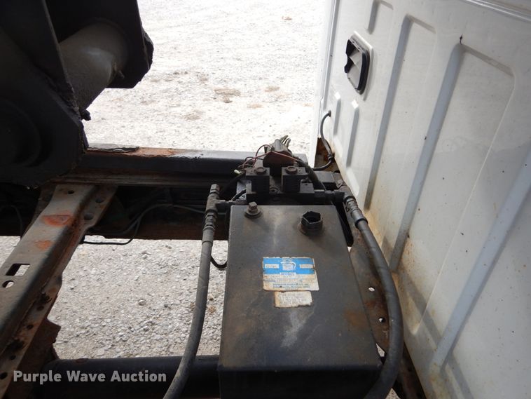 image for item DH2040 2005 Ford F450 Super Duty dump truck